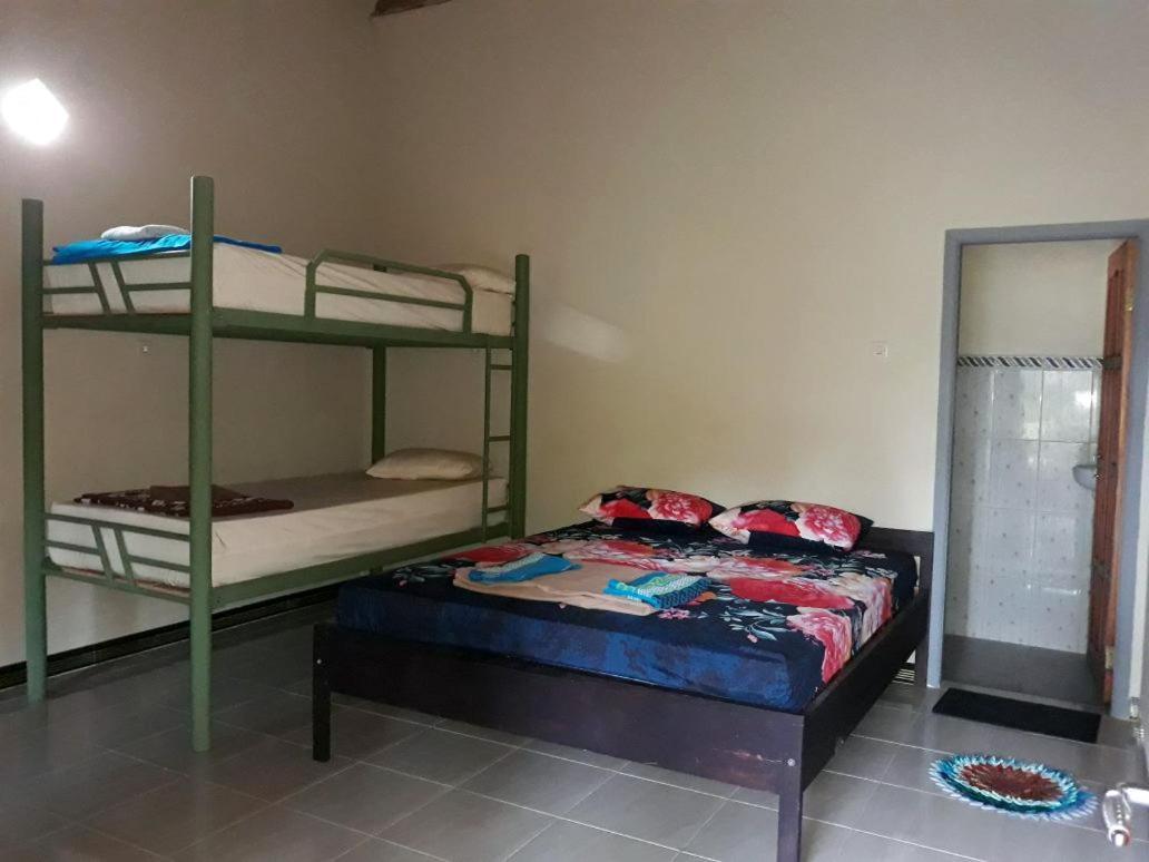 Red Island Bungalows Pasanggaran Pokoj fotografie