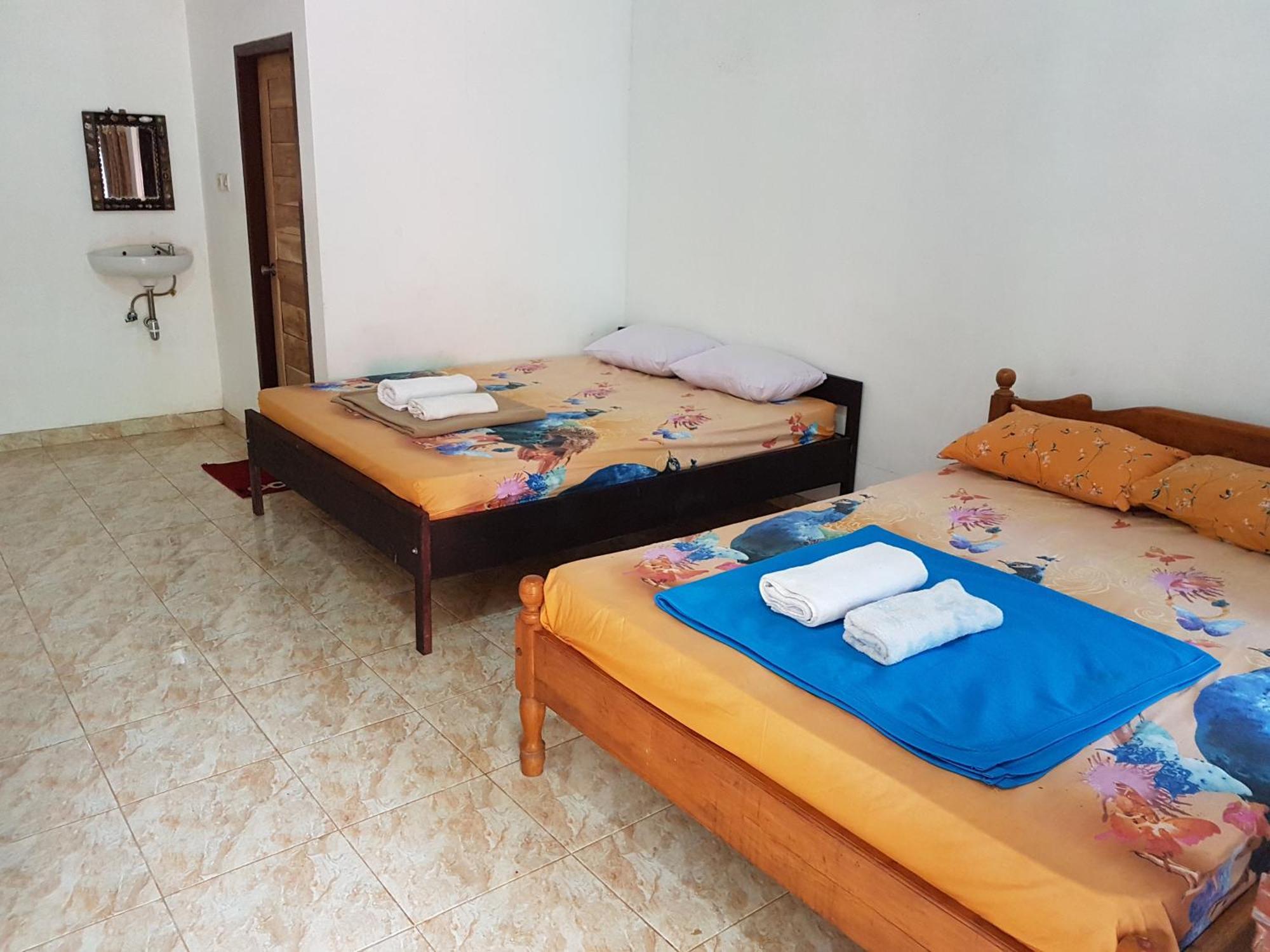 Red Island Bungalows Pasanggaran Pokoj fotografie
