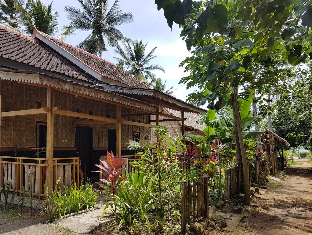 Red Island Bungalows Pasanggaran Exteriér fotografie